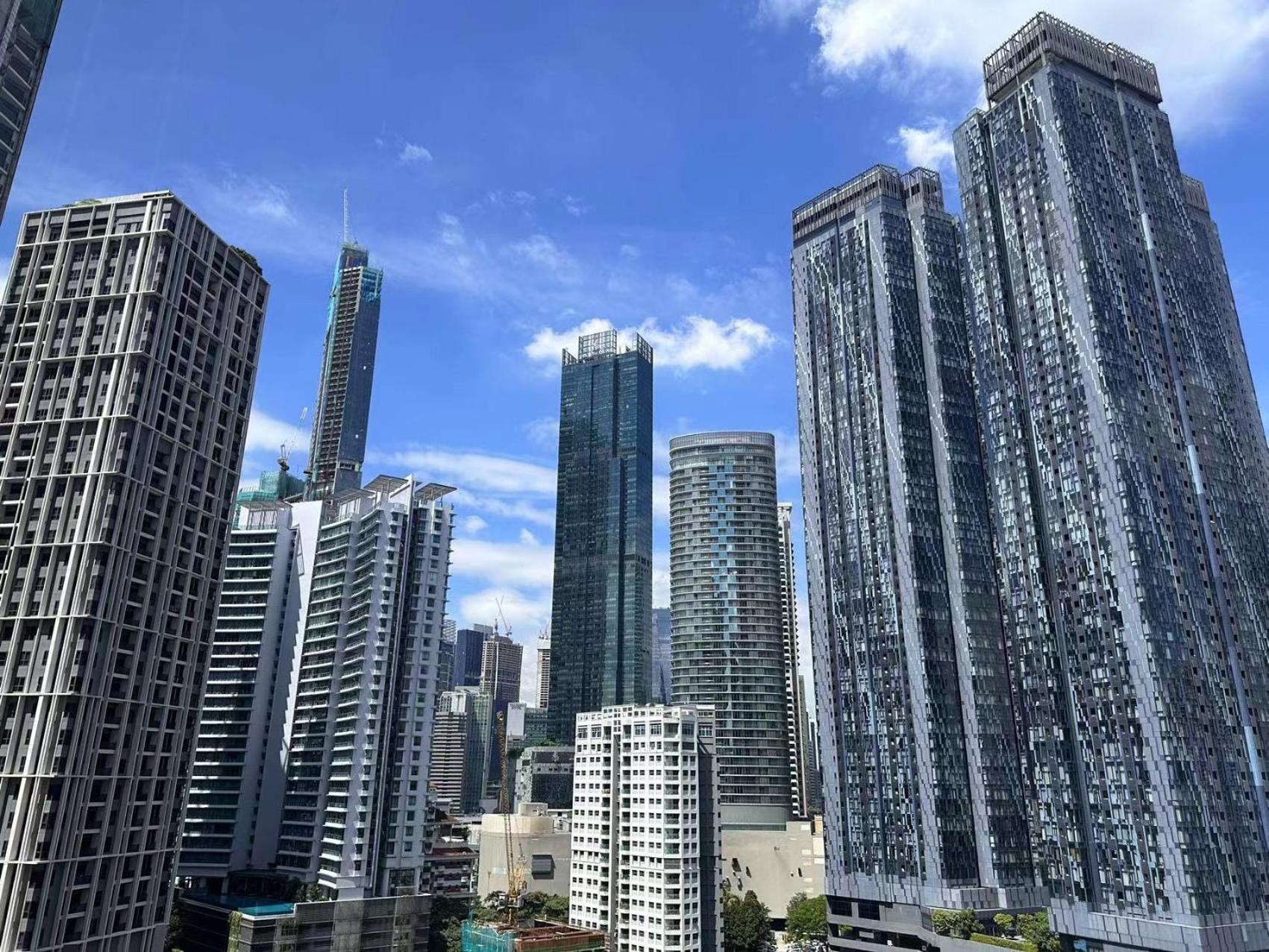 Borderless Swimming Pool - Invincible Twin Towers View - Free Wifi Apartment Kampong Gombak Utara Luaran gambar